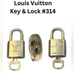 👜 Adorable Classic Vintage Louis Vuitton Key & Lock #314